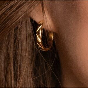 Aurate Gold Quilted Hoop Earrings